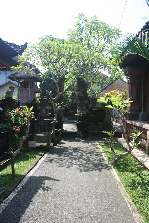 Nugraha Guesthouse 1 Ubud Exteriér fotografie